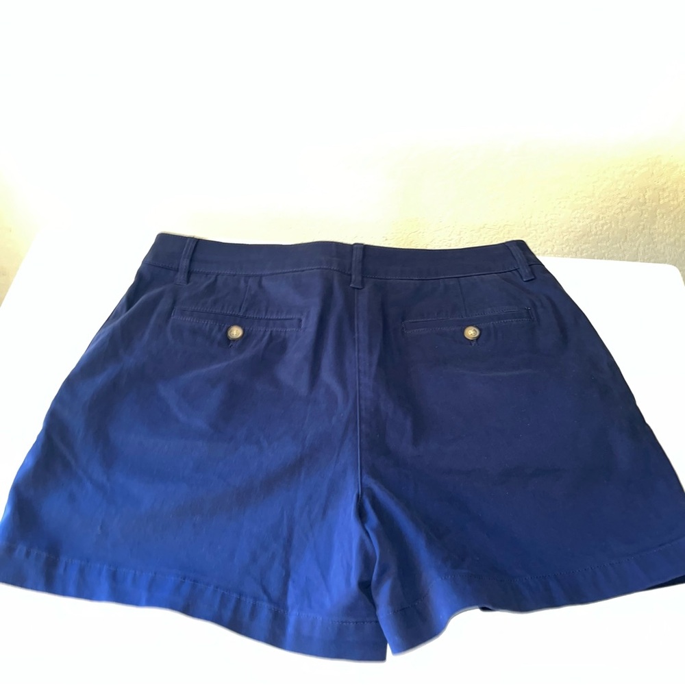 NWOT Woman’s Tommy Bahama 5” Shorts 
Size 12 - Picture 3 of 8